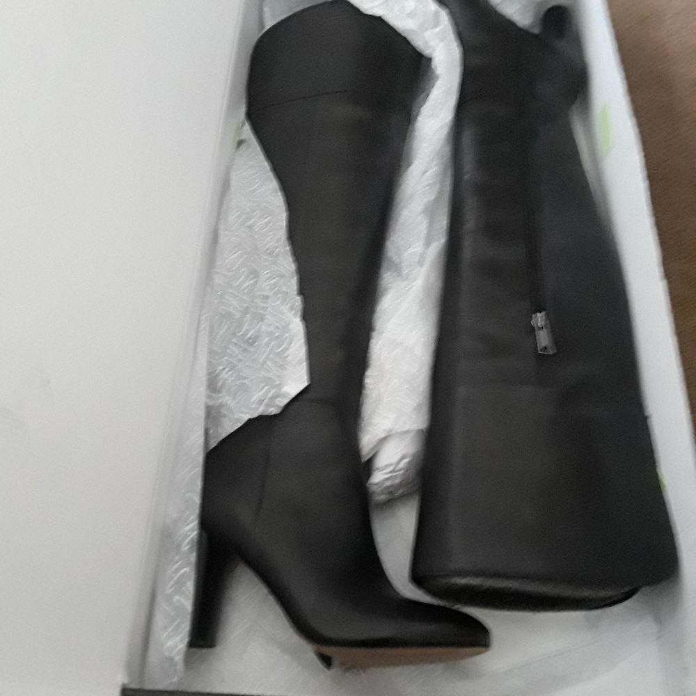 Over the knee black boots - Picture 2 of 6